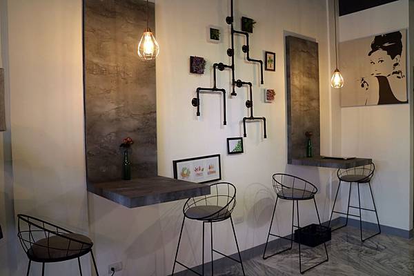 高雄新興區=<食>咖桃屋~網美打卡好去處＊用心的料理、熱情的招呼、舒服的環境＊店家自製醬汁讓你吃完會回味=