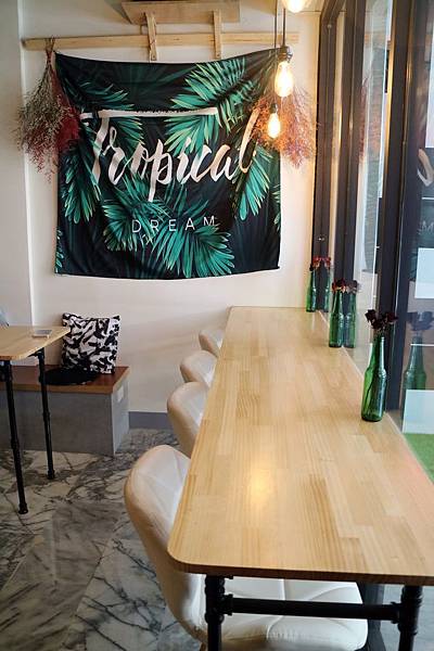 高雄新興區=<食>咖桃屋~網美打卡好去處＊用心的料理、熱情的招呼、舒服的環境＊店家自製醬汁讓你吃完會回味=