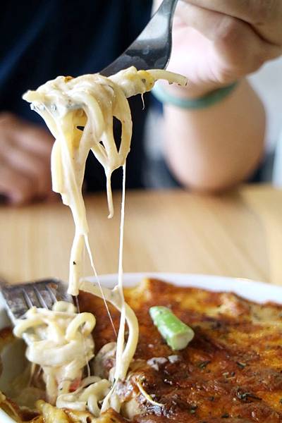 高雄新興區=<食>咖桃屋~網美打卡好去處＊用心的料理、熱情的招呼、舒服的環境＊店家自製醬汁讓你吃完會回味=