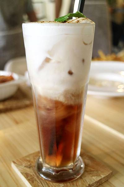 高雄新興區=<食>咖桃屋~網美打卡好去處＊用心的料理、熱情的招呼、舒服的環境＊店家自製醬汁讓你吃完會回味=