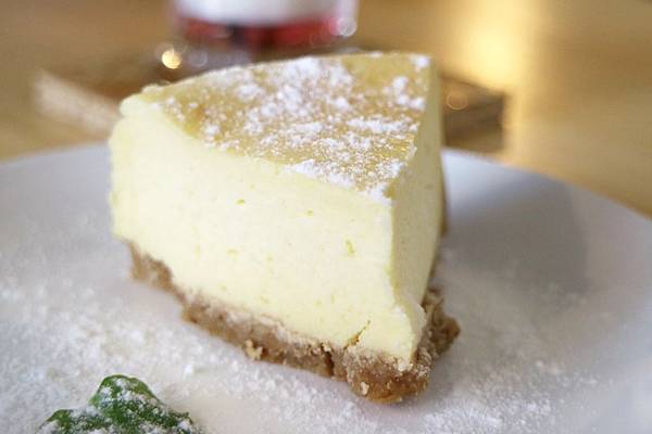 高雄新興區=<食>咖桃屋~網美打卡好去處＊用心的料理、熱情的招呼、舒服的環境＊店家自製醬汁讓你吃完會回味=