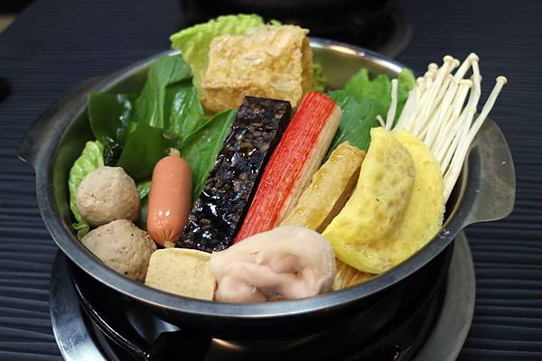 高雄三民區=<食>五鮮級平價鍋物-高雄鼎力店~平價火鍋推薦*高雄火鍋推薦*小龍蝦也能在平價餐廳吃的到*大肉盤肉控好開心= 高雄三民區=<食>五鮮級平價鍋物-高雄鼎力店~平價火鍋推薦*高雄火鍋推薦*小龍蝦也能在平價餐廳吃的到*大肉盤肉控好開心=