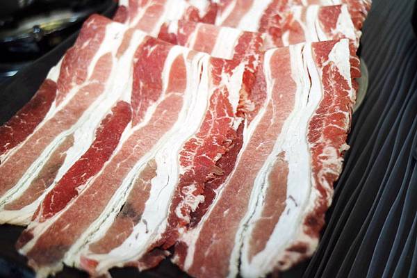 高雄三民區=<食>五鮮級平價鍋物-高雄鼎力店~平價火鍋推薦*高雄火鍋推薦*小龍蝦也能在平價餐廳吃的到*大肉盤肉控好開心= 高雄三民區=<食>五鮮級平價鍋物-高雄鼎力店~平價火鍋推薦*高雄火鍋推薦*小龍蝦也能在平價餐廳吃的到*大肉盤肉控好開心=