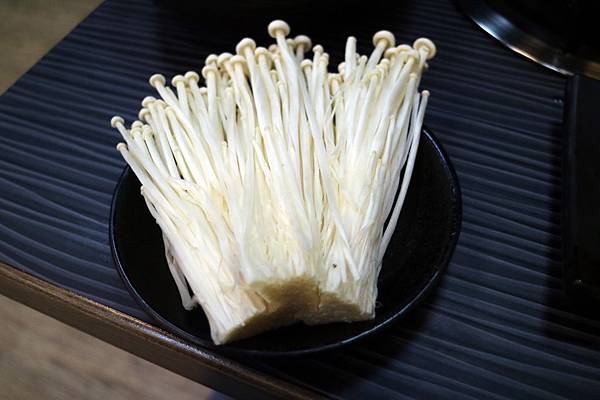 高雄三民區=<食>五鮮級平價鍋物-高雄鼎力店~平價火鍋推薦*高雄火鍋推薦*小龍蝦也能在平價餐廳吃的到*大肉盤肉控好開心= 高雄三民區=<食>五鮮級平價鍋物-高雄鼎力店~平價火鍋推薦*高雄火鍋推薦*小龍蝦也能在平價餐廳吃的到*大肉盤肉控好開心=