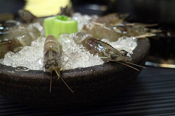 高雄三民區=<食>五鮮級平價鍋物-高雄鼎力店~平價火鍋推薦*高雄火鍋推薦*小龍蝦也能在平價餐廳吃的到*大肉盤肉控好開心= 高雄三民區=<食>五鮮級平價鍋物-高雄鼎力店~平價火鍋推薦*高雄火鍋推薦*小龍蝦也能在平價餐廳吃的到*大肉盤肉控好開心=