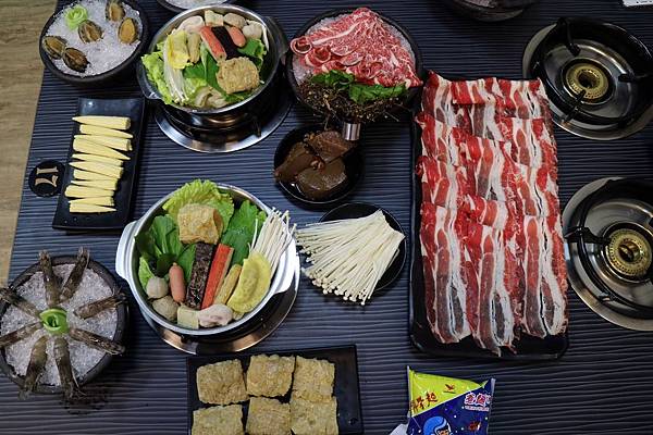 高雄三民區=<食>五鮮級平價鍋物-高雄鼎力店~平價火鍋推薦*高雄火鍋推薦*小龍蝦也能在平價餐廳吃的到*大肉盤肉控好開心= 高雄三民區=<食>五鮮級平價鍋物-高雄鼎力店~平價火鍋推薦*高雄火鍋推薦*小龍蝦也能在平價餐廳吃的到*大肉盤肉控好開心=