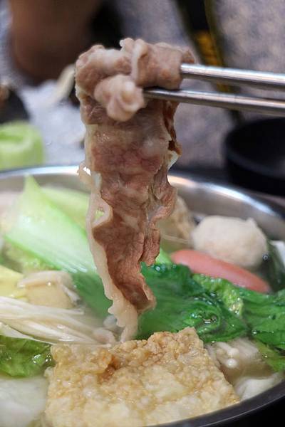 高雄三民區=<食>五鮮級平價鍋物-高雄鼎力店~平價火鍋推薦*高雄火鍋推薦*小龍蝦也能在平價餐廳吃的到*大肉盤肉控好開心= 高雄三民區=<食>五鮮級平價鍋物-高雄鼎力店~平價火鍋推薦*高雄火鍋推薦*小龍蝦也能在平價餐廳吃的到*大肉盤肉控好開心=