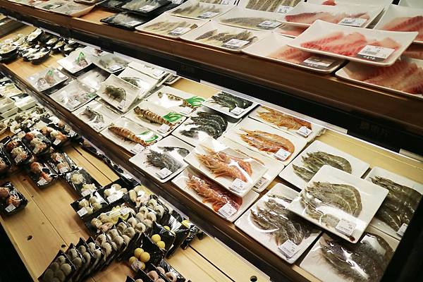 高雄左營區=<食>祥富水產~宛如在超市選購餐點的特色＊想吃什麼多少分量自己選＊火鍋新革命＊彩虹市集新選擇=