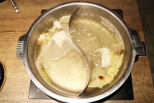 高雄左營區=<食>祥富水產~宛如在超市選購餐點的特色＊想吃什麼多少分量自己選＊火鍋新革命＊彩虹市集新選擇=