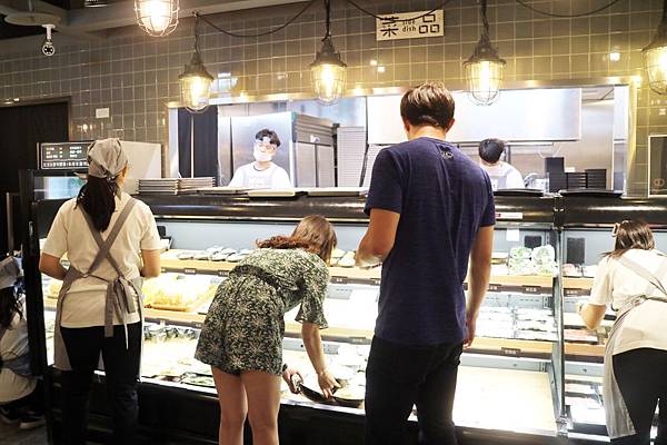 高雄左營區=<食>祥富水產~宛如在超市選購餐點的特色＊想吃什麼多少分量自己選＊火鍋新革命＊彩虹市集新選擇=