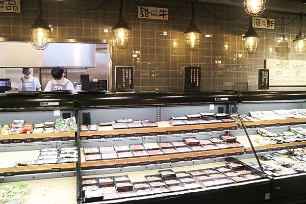 高雄左營區=<食>祥富水產~宛如在超市選購餐點的特色＊想吃什麼多少分量自己選＊火鍋新革命＊彩虹市集新選擇=