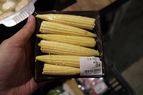 高雄左營區=<食>祥富水產~宛如在超市選購餐點的特色＊想吃什麼多少分量自己選＊火鍋新革命＊彩虹市集新選擇=