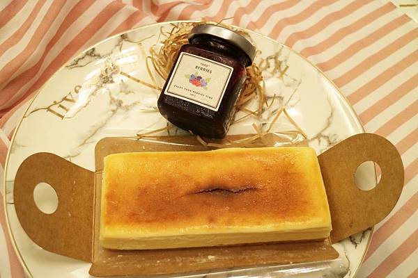 台北士林區=<天母美食>topo+cafe’拓樸本然~*蛋糕推薦*強調甜點/天然/健康*送禮送到人家心坎裡*綿密的蛋糕扎實的口感,你不容錯過= 台北士林區=<天母美食>topo+cafe’拓樸本然~*蛋糕推薦*強調甜點/天然/健康*送禮送到人家心坎裡*綿密的蛋糕扎實的口感,你不容錯過=