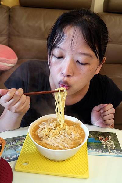 全省通路=<吃飽>農心超進化辛碗麵(濃郁牛骨湯味)~泡麵三吃法-沖泡*煮來吃*微波加熱~濃郁牛骨湯味配上辛辣口味,替泡麵世界迸出新滋味= 全省通路=<吃飽>農心超進化辛碗麵(濃郁牛骨湯味)~泡麵三吃法-沖泡*煮來吃*微波加熱~濃郁牛骨湯味配上辛辣口味,替泡麵世界迸出新滋味=