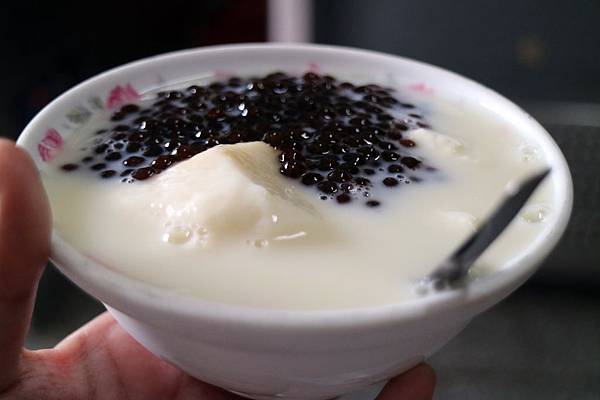 嘉義東區=<食>皇家豆漿豆花~珍珠Q彈又涮嘴*夏日涼涼好聖品*來到嘉義一定要品嘗一碗的在地小吃*傳統的下午茶點心= 嘉義東區=<食>皇家豆漿豆花~珍珠Q彈又涮嘴*夏日涼涼好聖品*來到嘉義一定要品嘗一碗的在地小吃*傳統的下午茶點心=