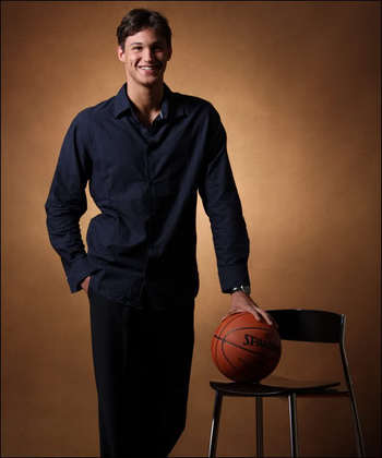 danilo-gallinari-pose