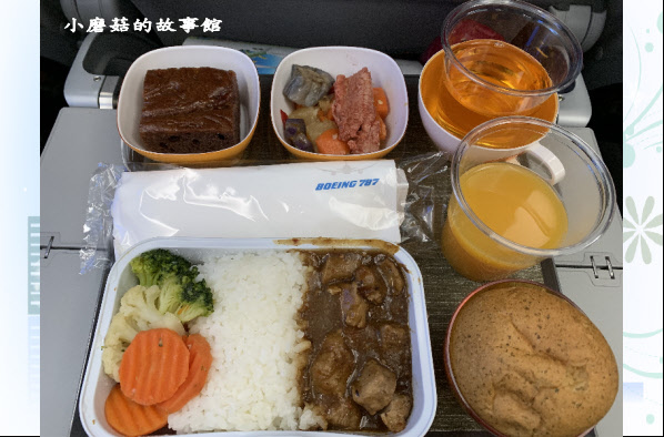 108.9.8.(67)機上餐食.JPG