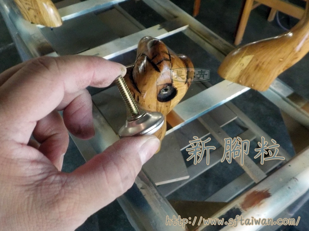 長青傢俱-橡木OAK跳桌桶身脫膠修復 長青傢俱-橡木OAK跳桌桶身脫膠修復