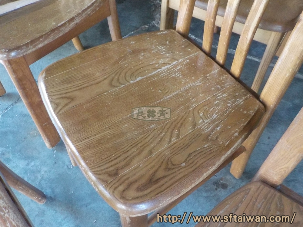 長青傢俱-橡木OAK餐椅椅面脫膠重新拼接 長青傢俱-橡木OAK餐椅椅面脫膠重新拼接