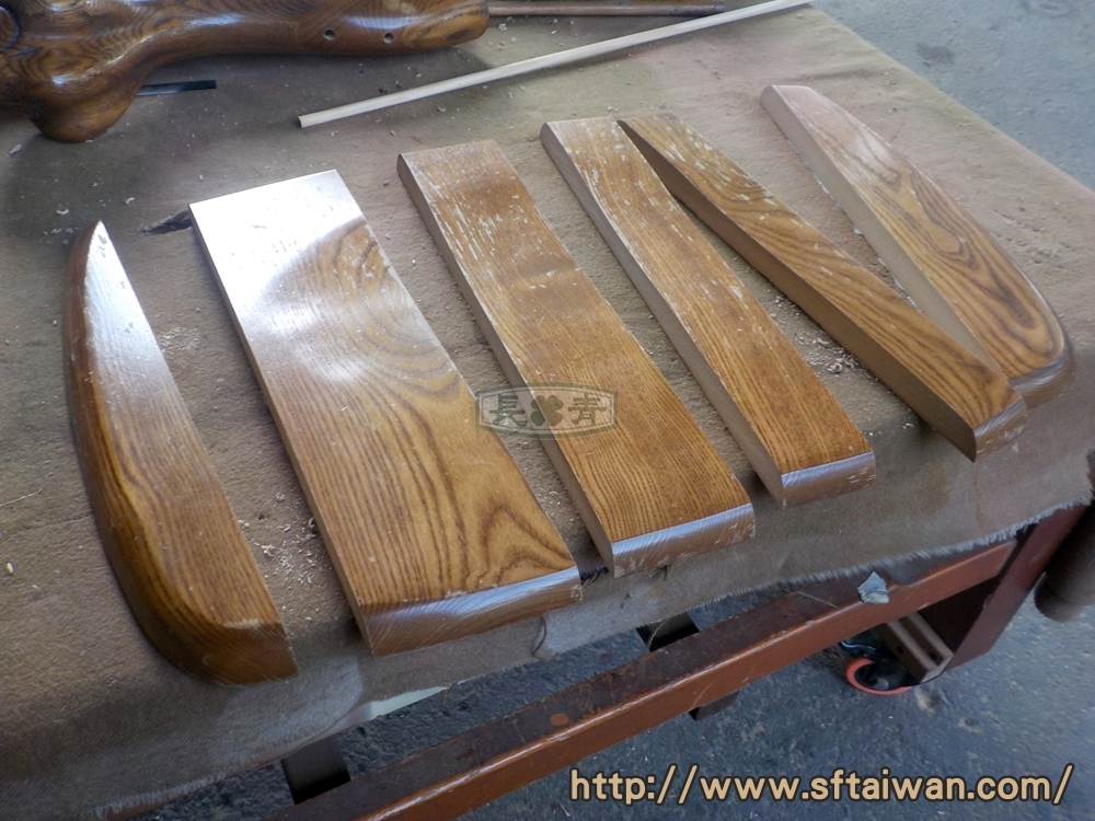 長青傢俱-橡木OAK餐椅椅面脫膠重新拼接 長青傢俱-橡木OAK餐椅椅面脫膠重新拼接