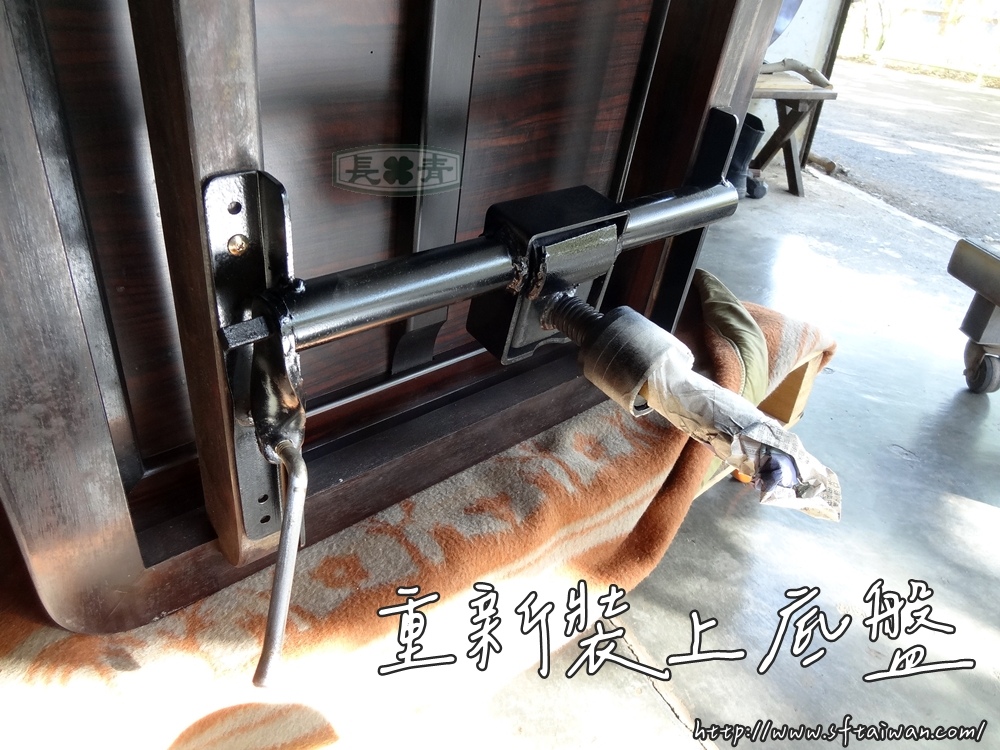 長青傢俱-條紋烏木-蘇拉威西黑檀戰國款滾輪辦公椅翻新 長青傢俱-條紋烏木-蘇拉威西黑檀戰國款滾輪辦公椅翻新