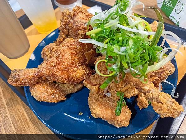 NeNe chicken (2).jpg