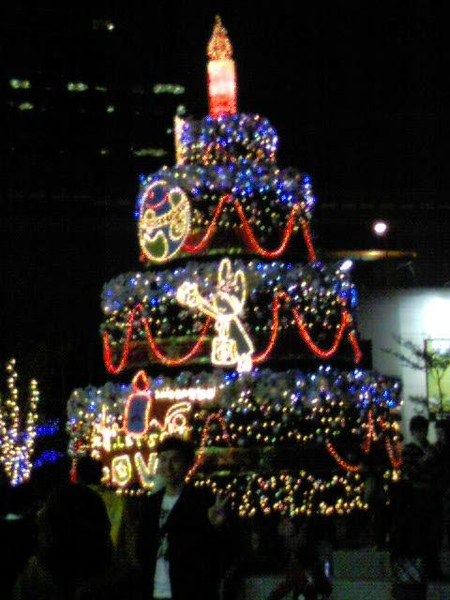 1225晚上  市府旁聖誕樹.jpg