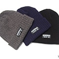 【2015FW Basic Beanie】  粗針織且扎實的織法 反摺設計除了增強服貼度更能預防因使用久後的鬆脫感 是冬日不可或缺的保暖單品  材質: 毛線 顏色: 黑色