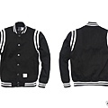 【2015FW Sling Baseball Jacket】  棒球外套的主體設計 肩膀上有如槍袋的設計 伸縮的材質更易於冬天著用更多衣服上的伸展性 重磅的棉質及鋪棉內裡