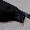 【2017SS Stencil Waist Bag】輕便兩用腰包  輕便的隨身物品及包包在夏天佔了好重要的地位 活動方便的調整帶 可選擇斜背或當作腰包使用 隔層多可方便放