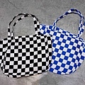 【2017SS Checkerboard Tote Bag】棋盤格萬用托特包  視覺感十足的棋盤格紋 隨意搭配就可以造成注目的焦點 特地於夏日推出萬用托特包 質地輕、容量