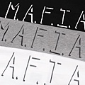 【2017SS MAFIA Tee】  MAFIA意大利語為黑手黨 這句朗朗上口的單字卻影響著美國的潮流文化 不少電影、電視劇 甚至廣告都與他們的形象或生活有關 簡單的一