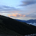 清晨點起來等日出，雲層太厚了太陽沒露臉，不過雲彩也不錯