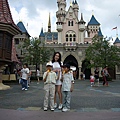 第一次全家渡假在迪士尼