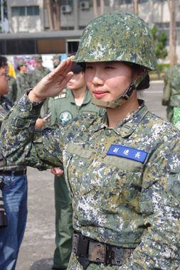 2017年01月19日國軍春節模擬共軍滲透 女狙擊手「一槍一命」神準