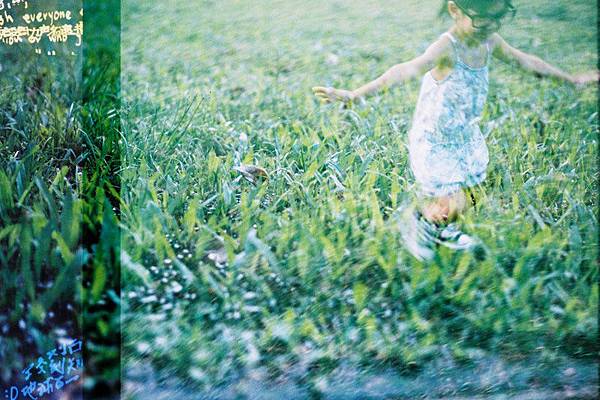 F1000033 YASHICA GSN X  OLYMPUS 35DC XFUJIFILM SUPERIA X-TRA 400 MX Shirely.JPG