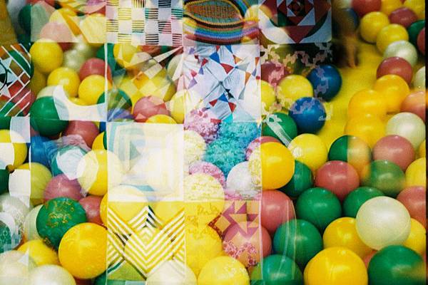 F1000026 YASHICA GSN X  OLYMPUS 35DC XFUJIFILM SUPERIA X-TRA 400 MX Shirely.JPG