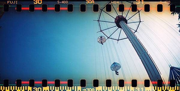 000015 Lomo Sprocket Rocket + X Fujifilm X-TRA 400