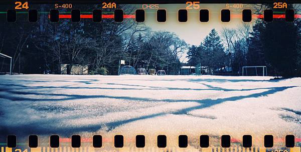 020010 Lomo Sprocket Rocket + X Fujifilm X-TRA 400