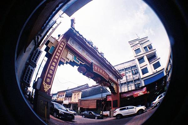 F1140017 Lomo Fisheye2 II X Fujifilm Superia X-TRA 400.JPG