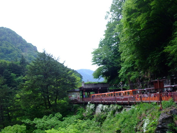 其實トロッコ電車很長