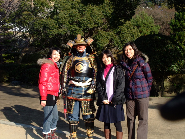 挖賽 竟然有人扮成武士耶!