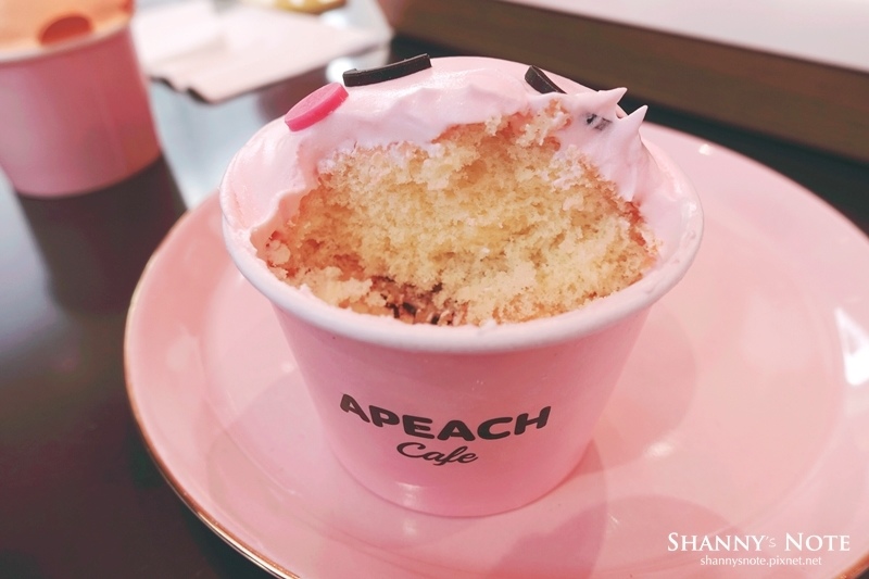 Kakao Friends Store釜山旗艦店Apeach Cafe 63.jpg