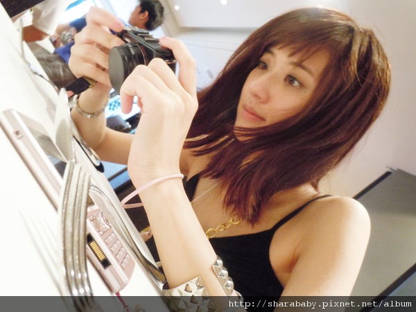 趕快進去吹冷氣