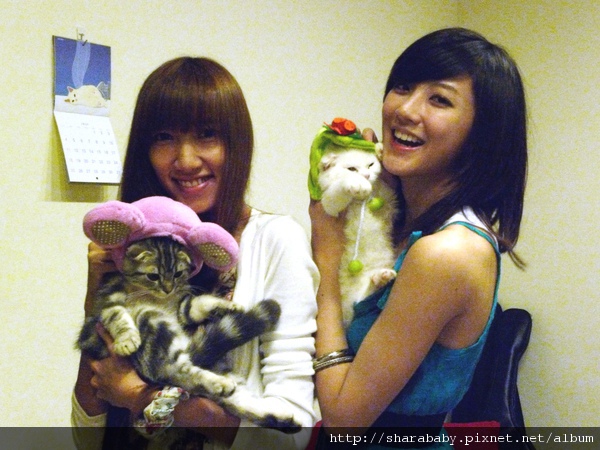 馬莉貓特地帶了小寶的姊姊和媽媽來團圓