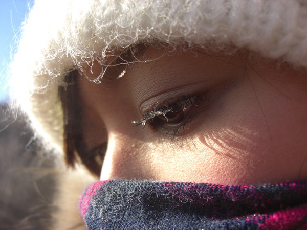 嘴巴呼出的氣讓眼睫毛都結霜了