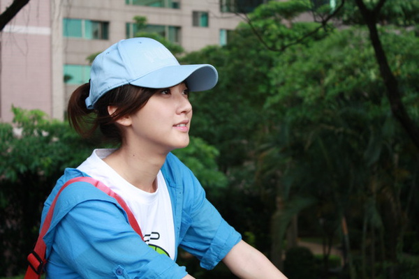 就是拼了命的騎腳踏車~~