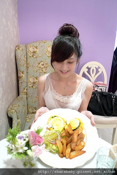 道處都是紫色的