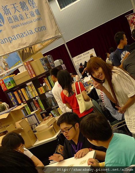 瑪莉貓小姐靠近他也沒發現