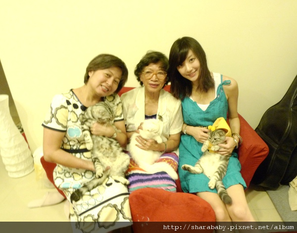 喵媽和喵外婆特地北上參加婚禮